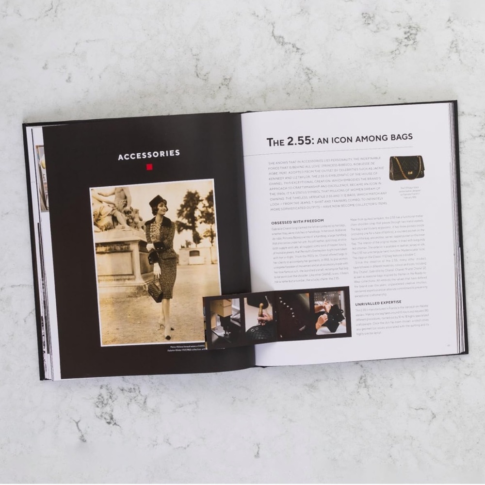 CHANEL Absolutely Coffee Table Book with Black and White Cover - Catherine Örmen - Picture 9 of 10
